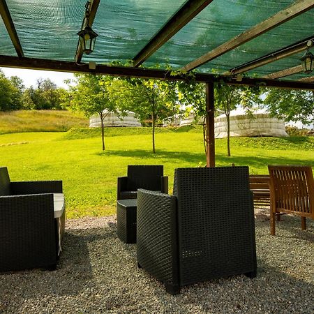 Yurte In Langa Hotel Bosia Kültér fotó